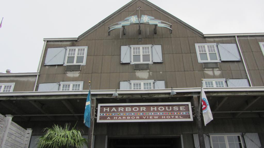 Harbor House Hotel And Marina Galveston Exterior photo