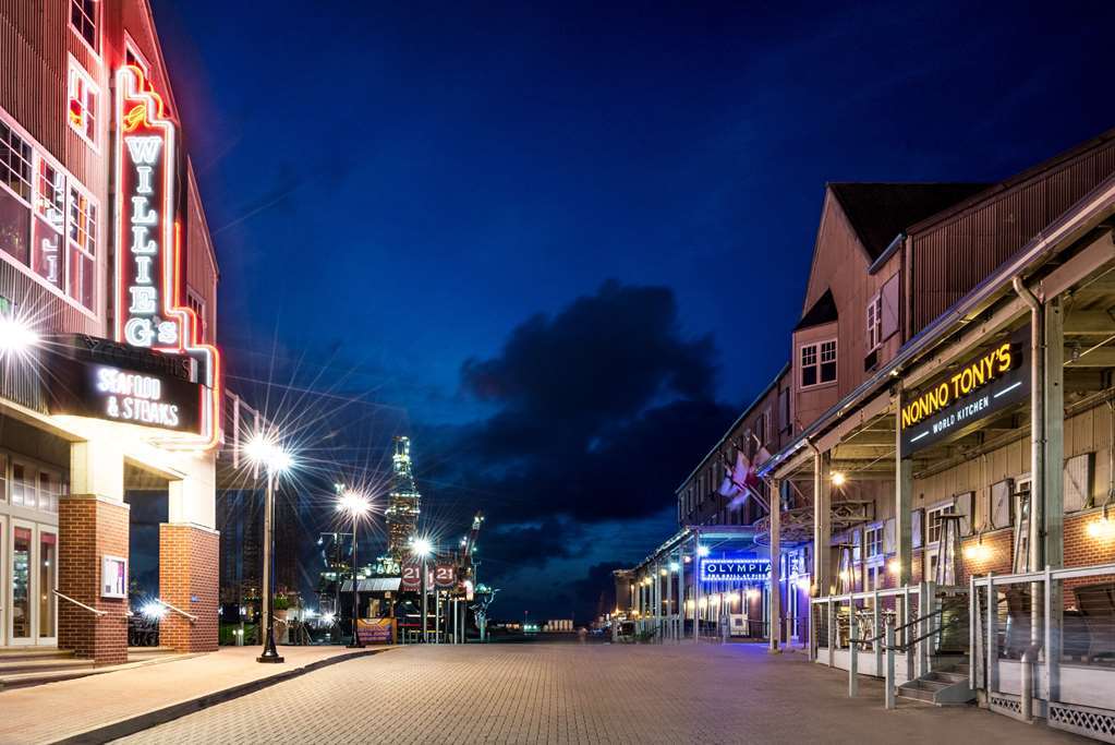 Harbor House Hotel And Marina Galveston Facilities photo
