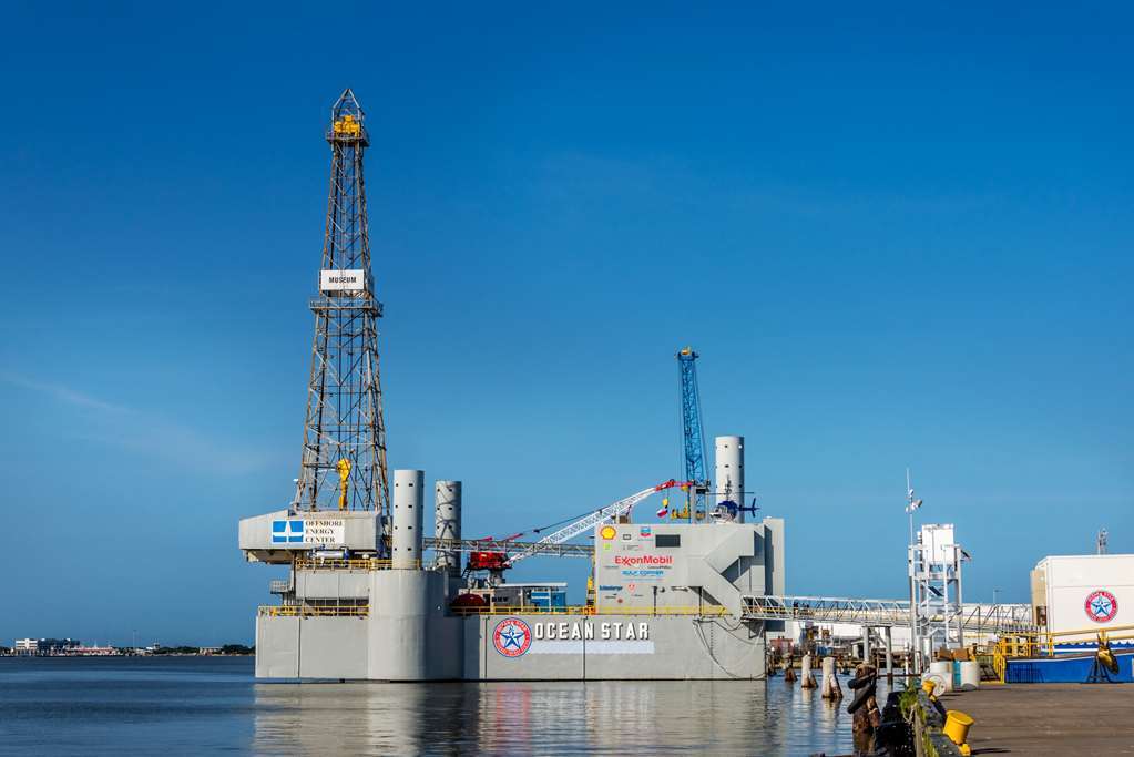 Harbor House Hotel And Marina Galveston Facilities photo
