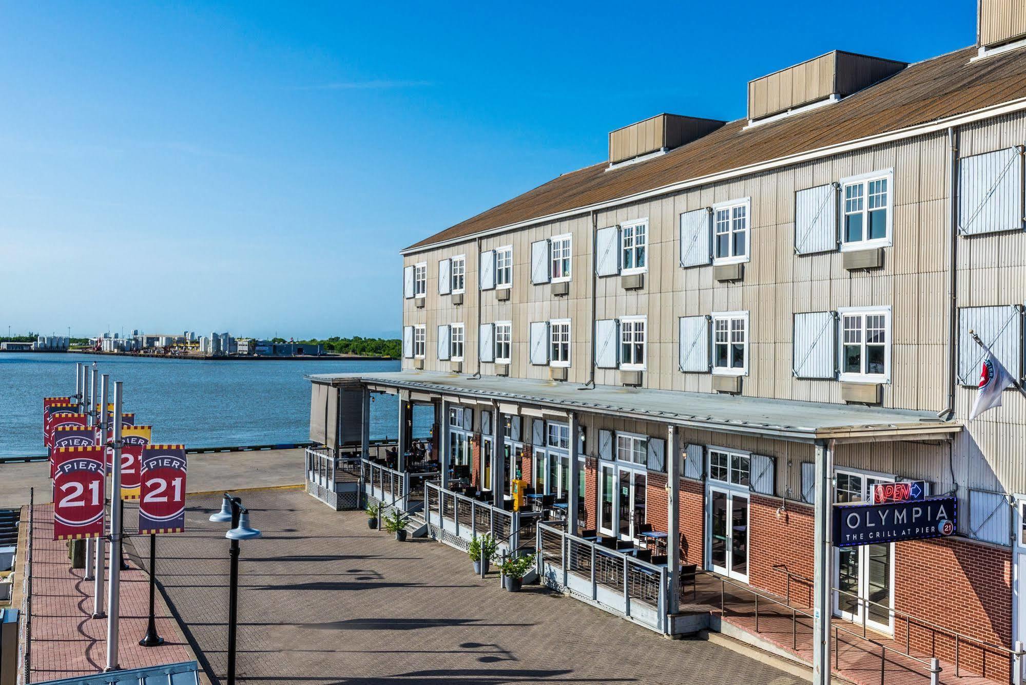 Harbor House Hotel And Marina Galveston Exterior photo
